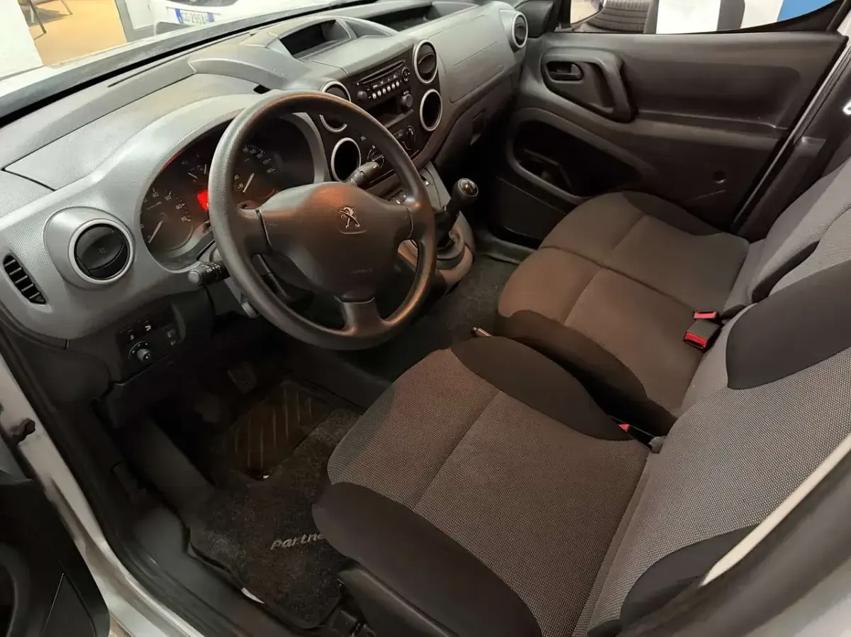 Usata Peugeot TePee 99 CV (72 kW) 2017 Grigio Station wagon