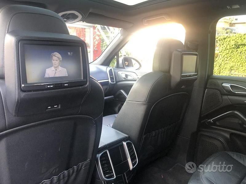 Usata Porsche Cayenne 2012 Grigio SUV