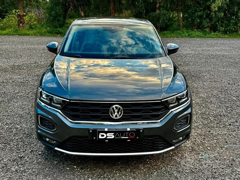 Usata VW T-Roc Pro 150 CV (110 kW) 2018 Grigio SUV