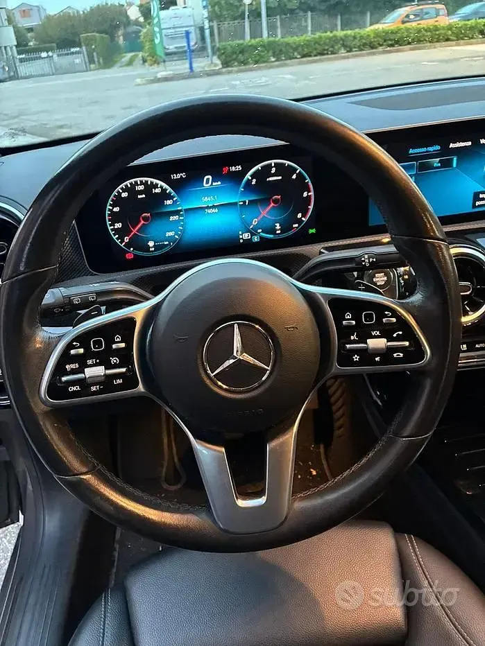Usata Mercedes A180 Executive 116 CV (85 kW) 2019 Grigio Berlina
