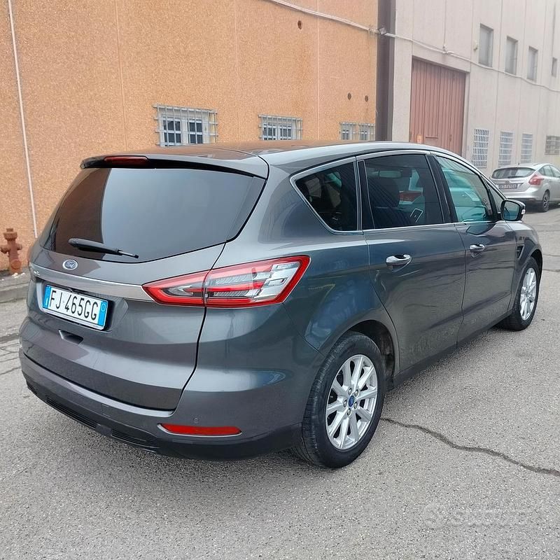 Usata Ford S-MAX Business Edition 150 CV (110 kW) 2017 Grigio Monovolume