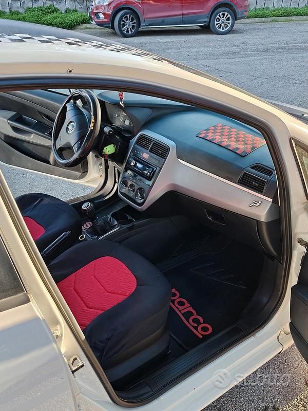 Usata Fiat Grande Punto Active 75 CV (55 kW) 2006 Utilitaria