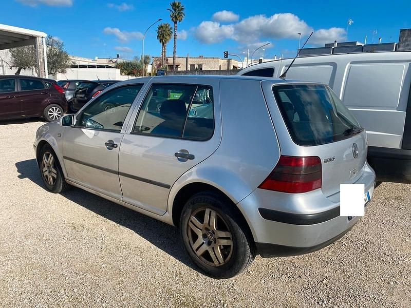 Usata VW Golf Highline 130 CV (95 kW) 2002 Argento Berlina