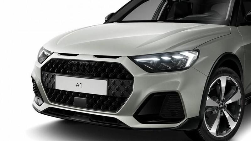 Nuova Audi A1 116 CV (85 kW) 2025 Argento cavo metallizzato nero mito meta Berlina