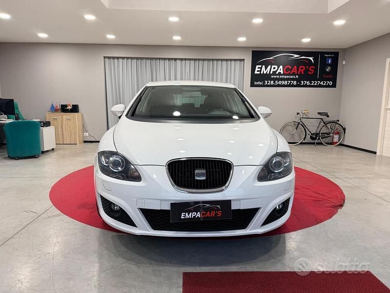 Käytetty Seat Leon 105 HP (77 kW) 2011 Valkoinen Viistoperä