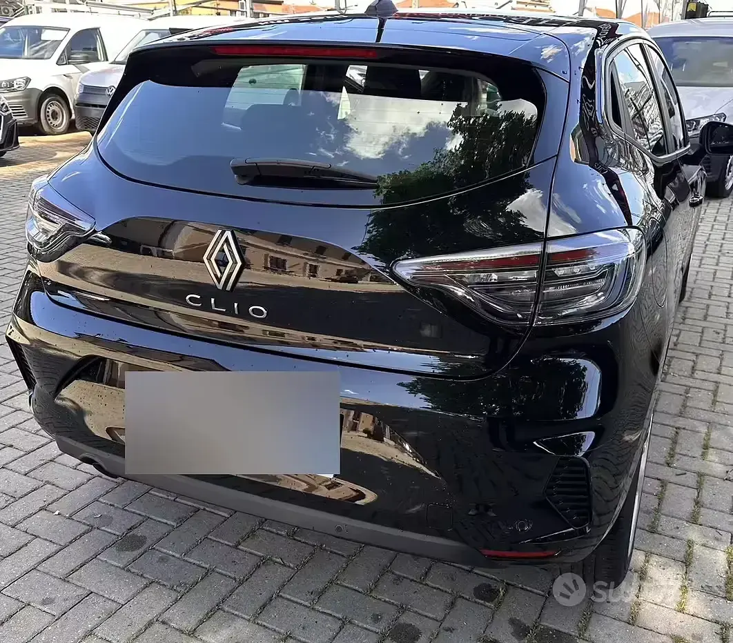 Usata Renault Clio V 101 CV (74 kW) 2024 Nero Berlina