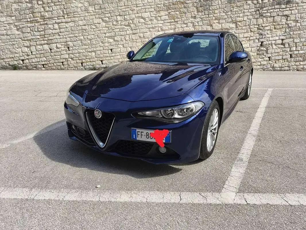 Usata Alfa Romeo Giulia Business 179 CV (131 kW) 2016 Blu/azzurro Berlina