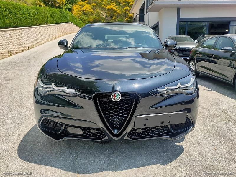 Usata Alfa Romeo Stelvio Sprint 160 CV (117 kW) 2024 Nero SUV