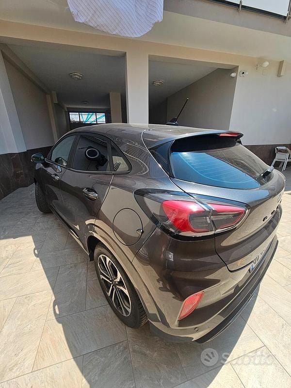Usata Ford Puma ST-Line 120 CV (88 kW) 2021 Marrone Station wagon