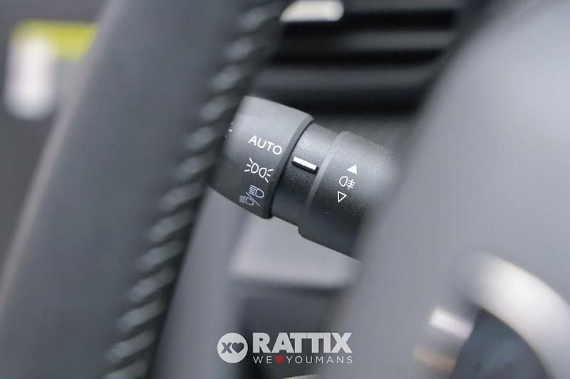 Usata Peugeot 208 Allure 101 CV (74 kW) 2025 Grigio artense Utilitaria