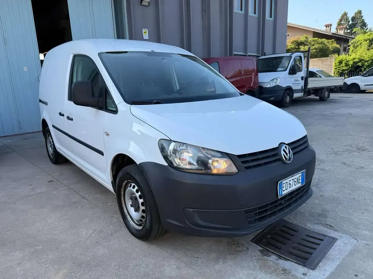 Usata VW Caddy 75 CV (55 kW) 2010 Bianco Monovolume