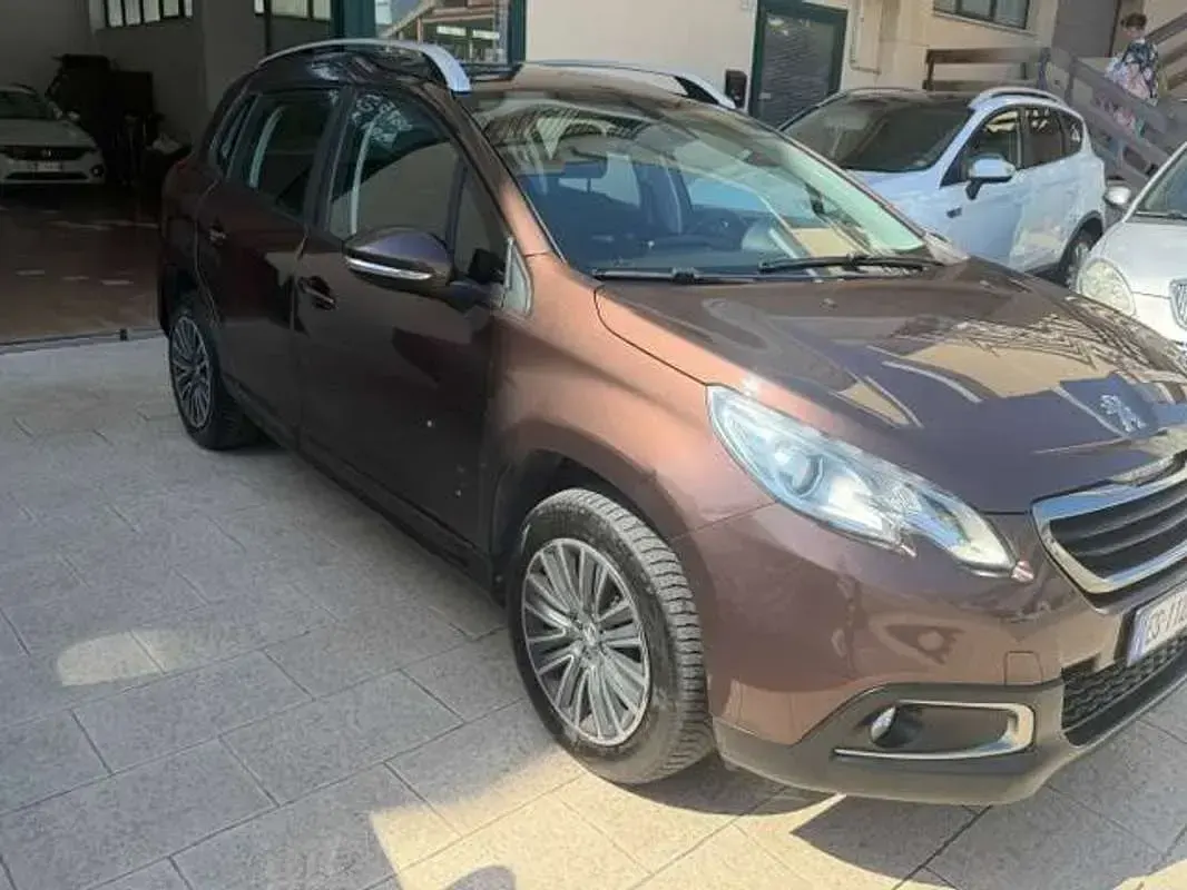 Usata Peugeot 2008 Allure 92 CV (67 kW) 2013 Marrone SUV