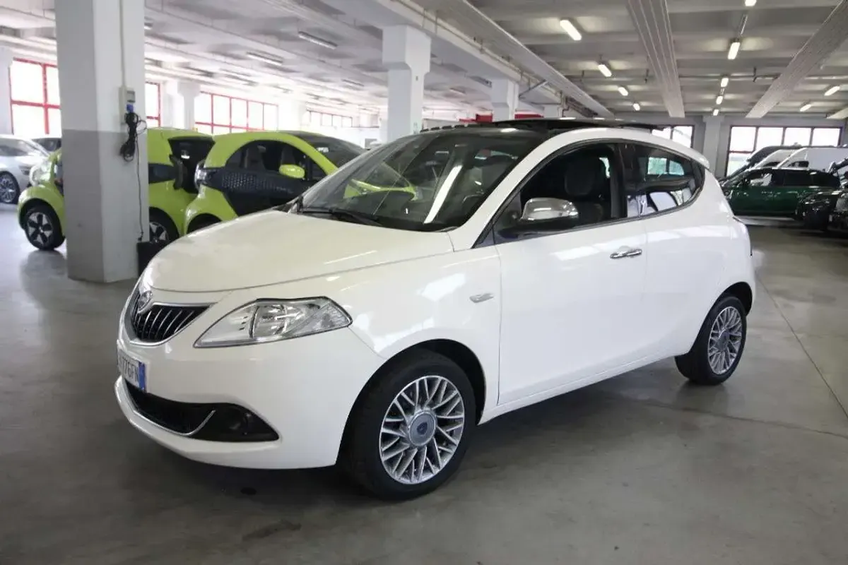 Usata Lancia Ypsilon S 95 CV (69 kW) 2011 Bianco Utilitaria
