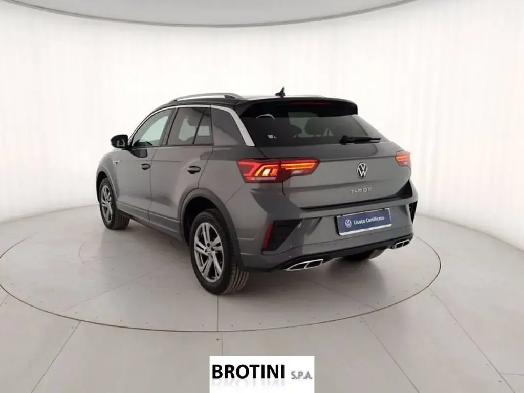 Usata VW T-Roc R-line 116 CV (85 kW) 2024 Grigio metallizzato SUV