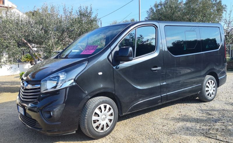 Usata Opel Vivaro 2016 Nero Monovolume