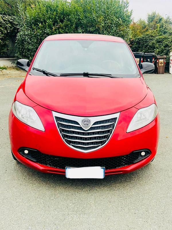 Usata Lancia Ypsilon 84 CV (61 kW) 2012 Rosso Utilitaria