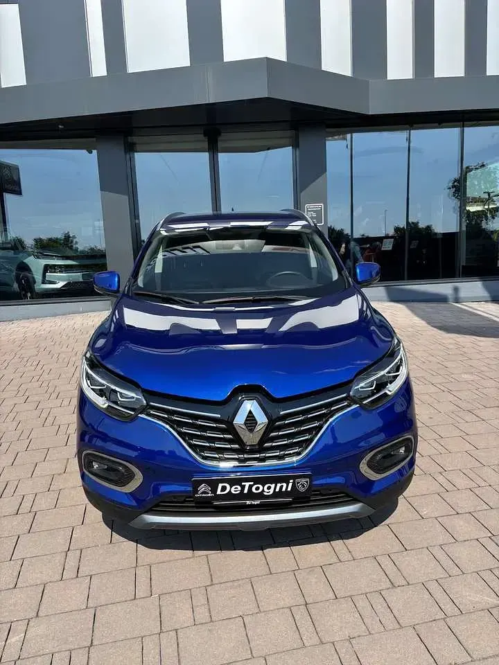 Usata Renault Kadjar Techno 140 CV (102 kW) 2022 Blu/azzurro SUV