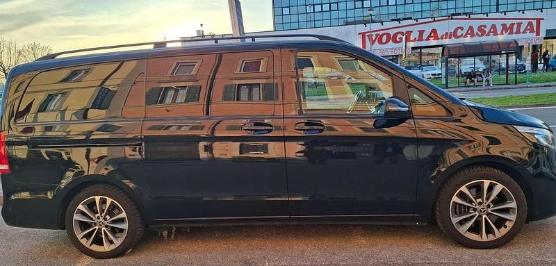 Usata Mercedes V250 Premium 190 CV (139 kW) 2021 Nero Monovolume