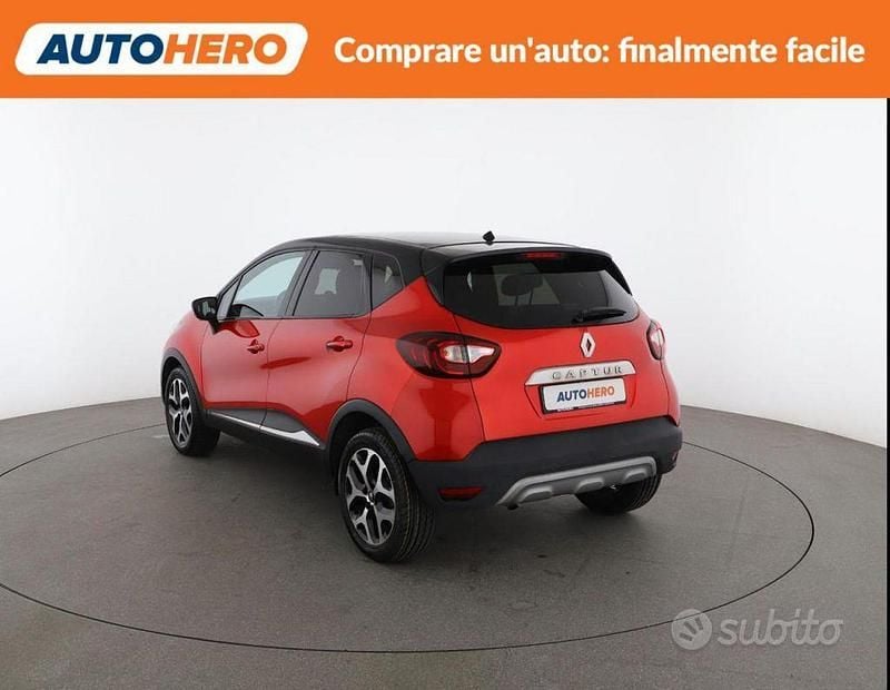 Usata Renault Captur Intens 120 CV (88 kW) 2017 Rosso SUV