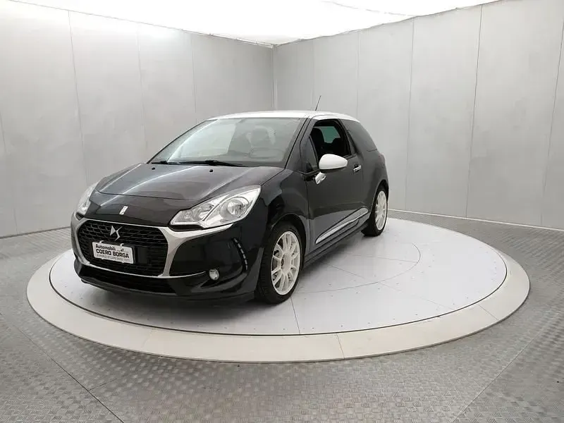 Usata DS Automobiles DS3 So Chic 75 CV (55 kW) 2017 Nero Utilitaria