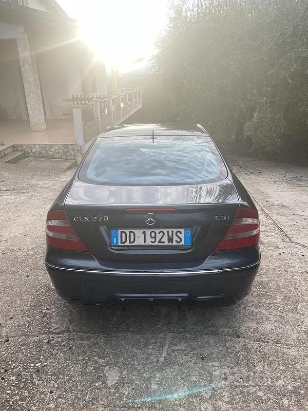 Usata Mercedes CLK270 Avantgarde 170 CV (125 kW) 2006 Blu Coupé