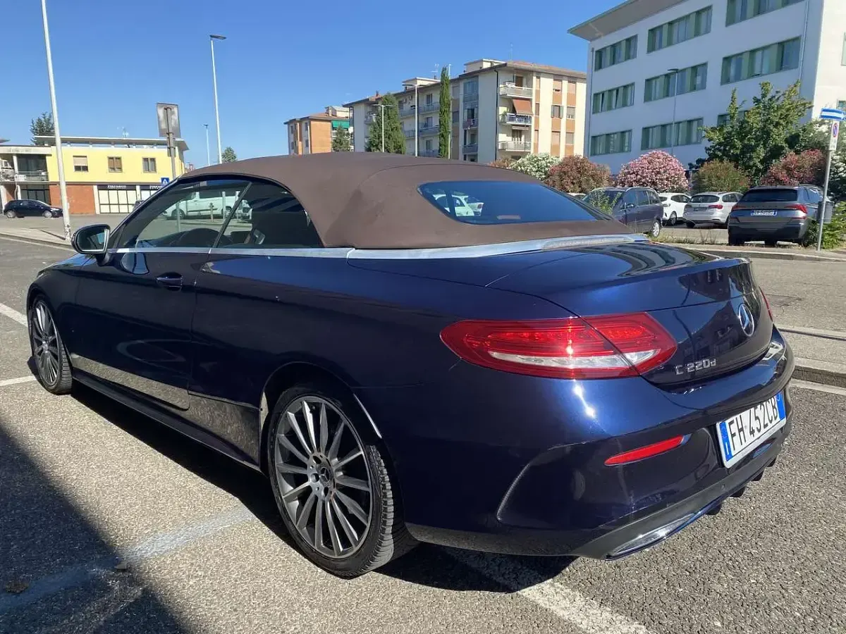 Usata Mercedes C220 Premium Plus 170 CV (125 kW) 2017 Blu/azzurro Cabrio