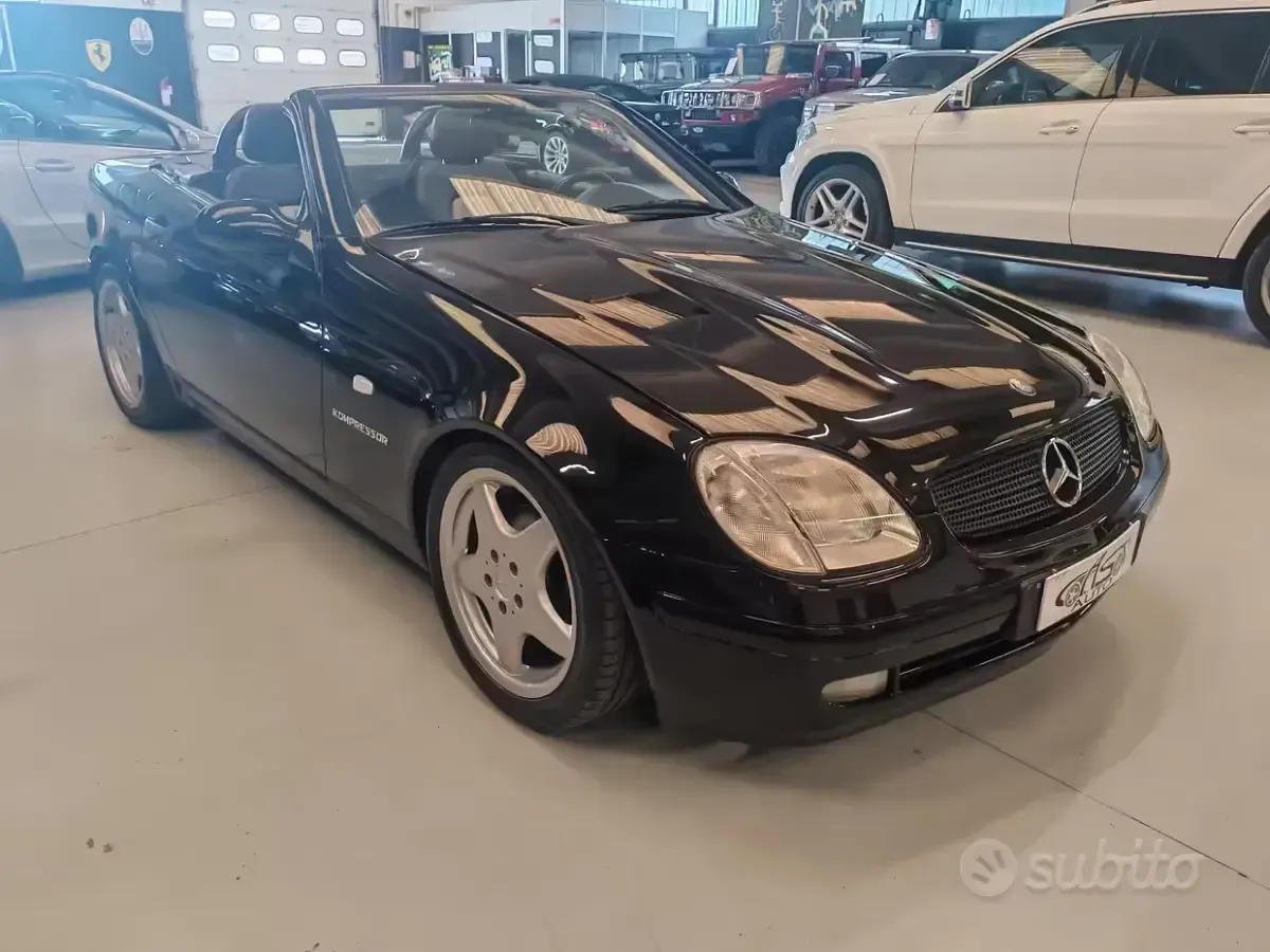 Usado Mercedes SLK230 193 CV (141 kW) 1998 Negro Descapotable