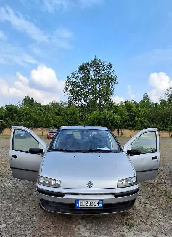 Usata Fiat Punto 60 CV (44 kW) 2002 Utilitaria