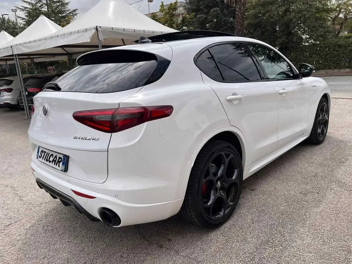 Usata Alfa Romeo Stelvio Veloce 209 CV (153 kW) 2022 Bianco SUV