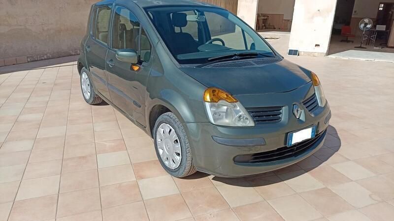 Usata Renault Modus Authentique 68 CV (50 kW) 2006 Grigio Monovolume