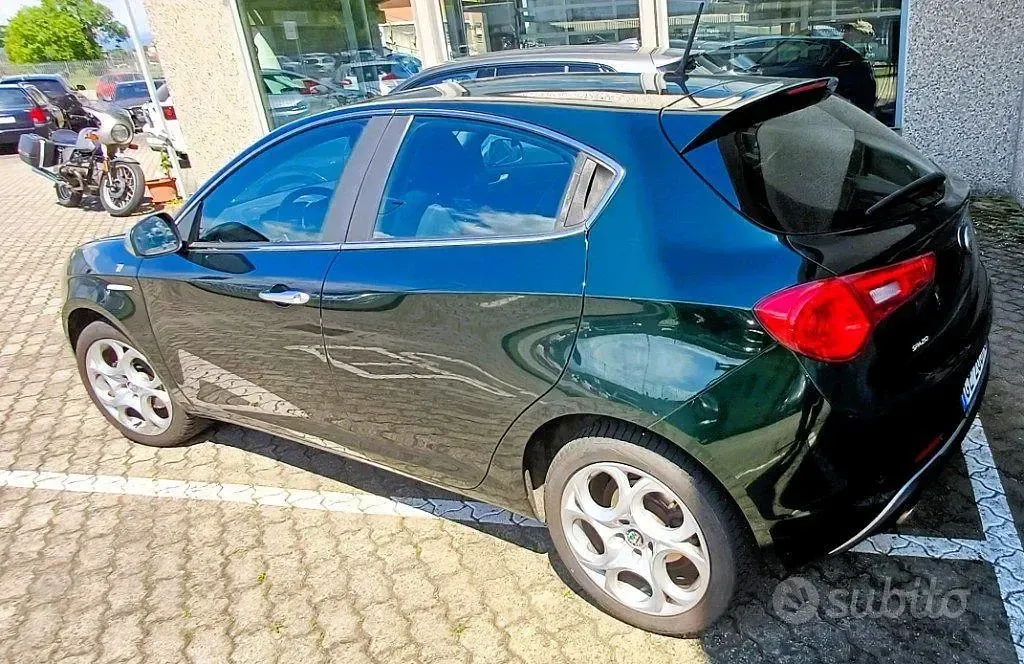 Usata Alfa Romeo Giulietta Ti 120 CV (88 kW) 2021 Verde Berlina