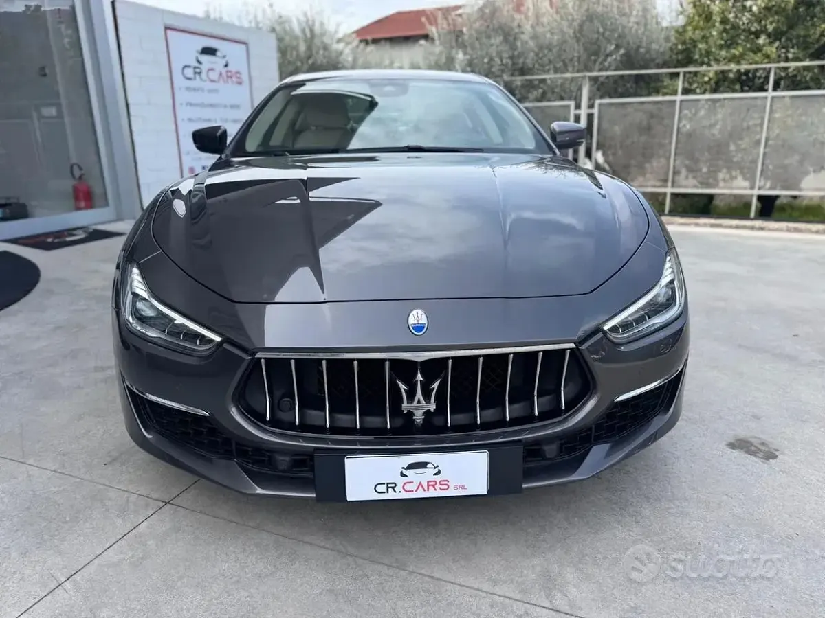 Usata Maserati Ghibli GranLusso 250 CV (183 kW) 2018 Grigio Berlina