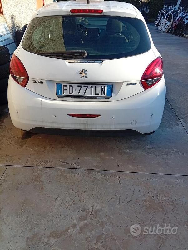 Usata Peugeot 208 2016 Bianco Utilitaria