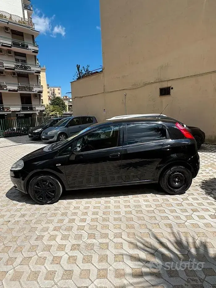 Usata Fiat Grande Punto 77 CV (56 kW) 2009 Nero Utilitaria