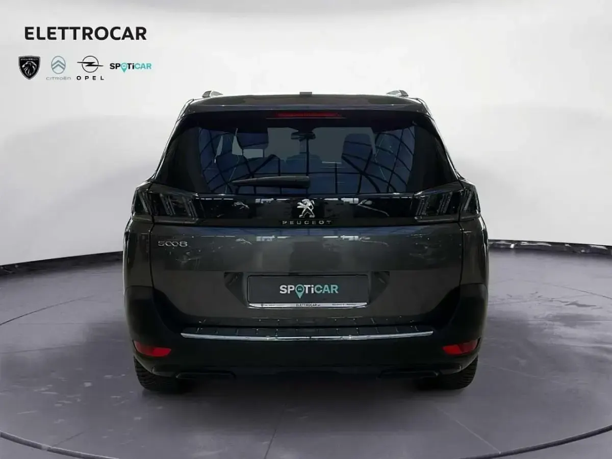 Usata Peugeot 5008 Allure 131 CV (96 kW) 2024 Grigio SUV
