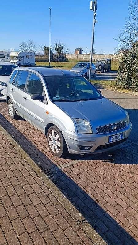 Usata Ford Fusion S 101 CV (74 kW) 2004 Utilitaria