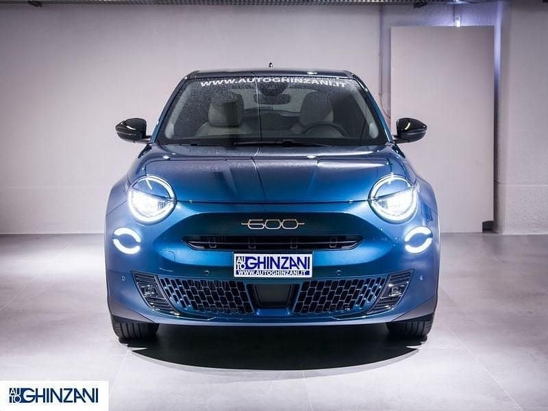Nuova Fiat 600 La Prima 110 CV (80 kW) 2025 Verde SUV