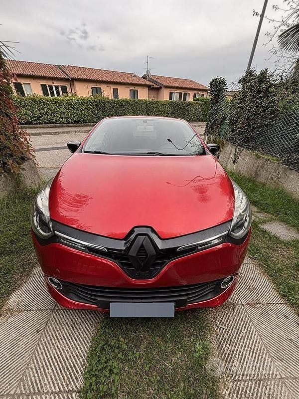 Usata Renault Clio IV 75 CV (55 kW) 2012 Rosso Utilitaria