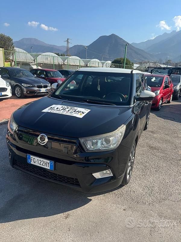 Usata SsangYong Tivoli 115 CV (84 kW) 2017 Nero SUV