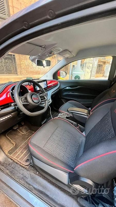 Usata Fiat 500e Red 64 kW (88 CV) 2021 Grigio Berlina
