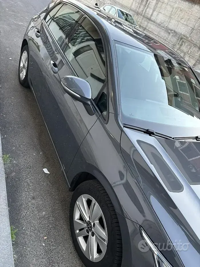 Usata VW Golf VIII 116 CV (85 kW) 2021 Grigio Berlina