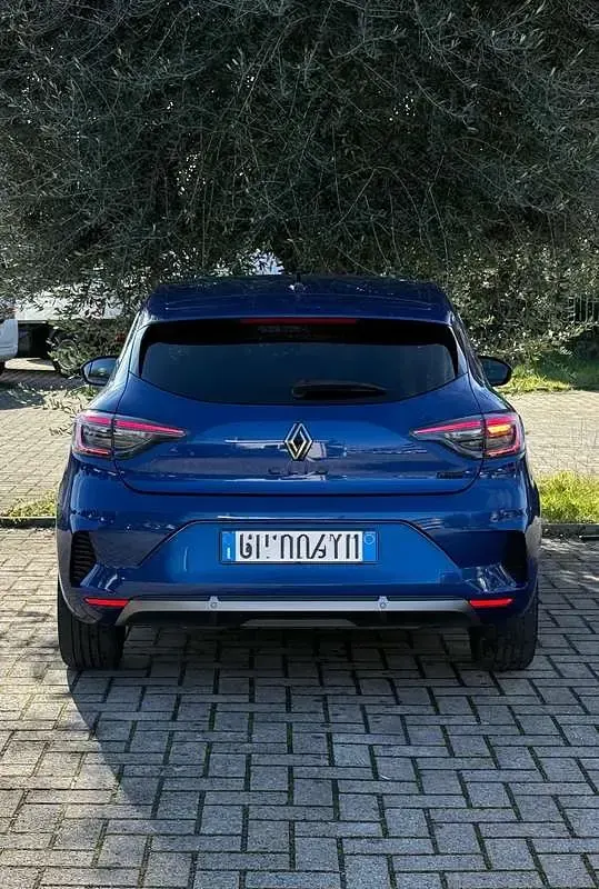 Käytetty Renault Clio V Esprit Alpine 91 HP (66 kW) 2023 Sininen Sedan