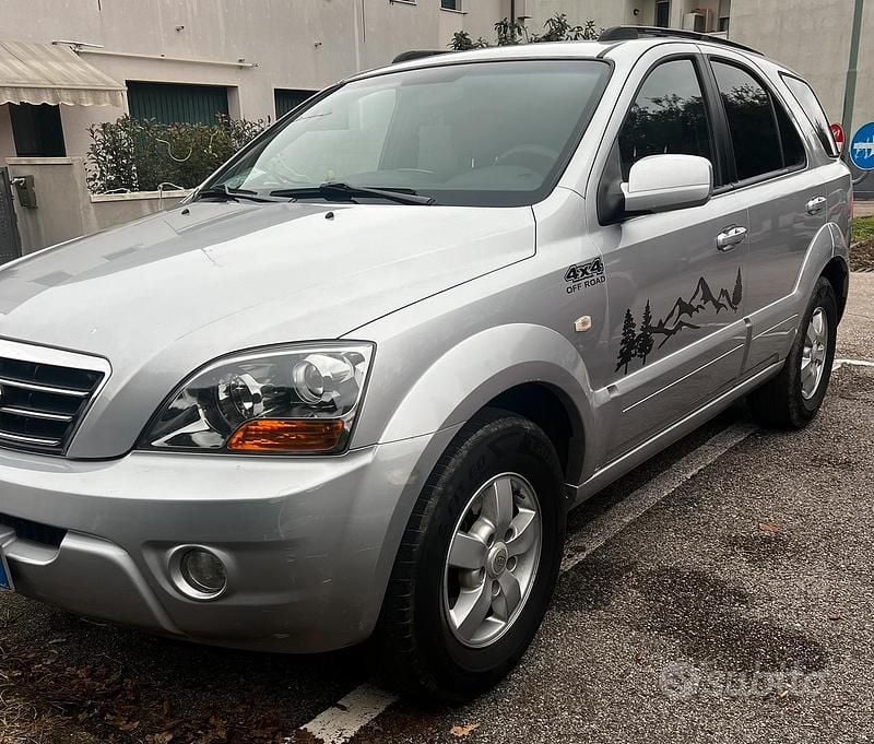 Grigio Usata 2008 Kia Sorento SUV | 2100 € - Immagine 1/4