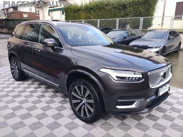 Usata Volvo XC90 Plus 235 CV (172 kW) 2022 Grigio scuro metallizzato SUV