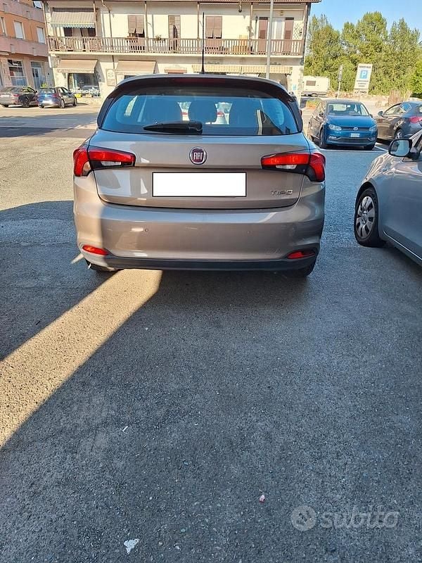 Usata Fiat Tipo Easy 95 CV (69 kW) 2017 Beige Berlina