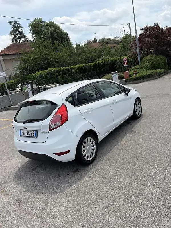Usata Ford Fiesta 75 CV (55 kW) 2015 Utilitaria