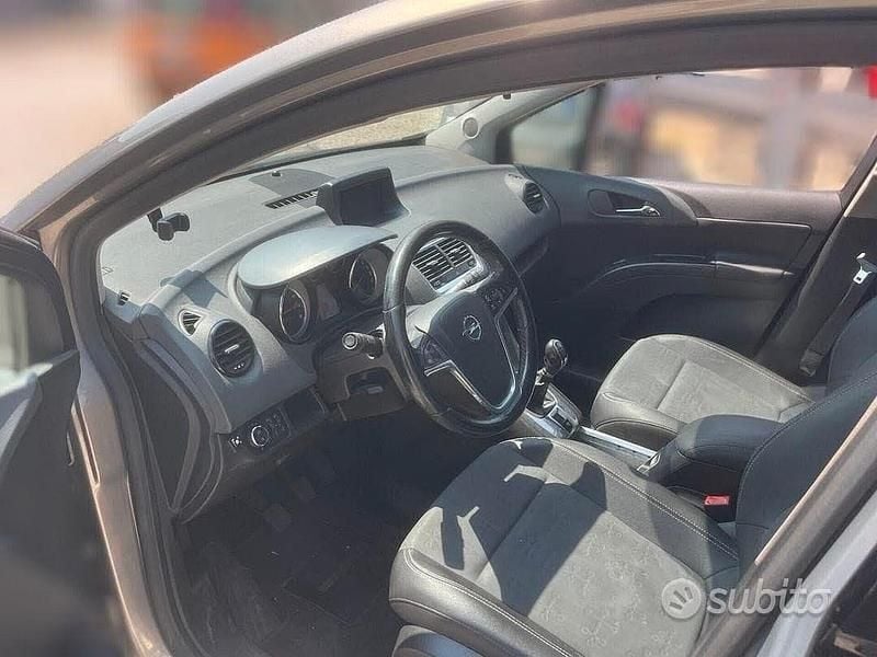 Grigio Usata 2010 Opel Meriva Cosmo Monovolume | 4300 € (Buon prezzo) - Immagine 1/4