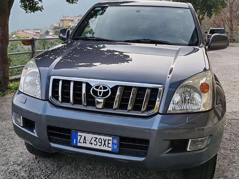 Usata Toyota Land Cruiser Executive 163 CV (119 kW) 2006 Grigio SUV