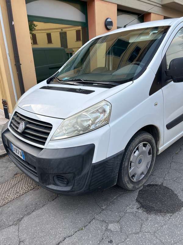 Bianco Usata 2012 Fiat Scudo Furgone | 6900 € (Buon prezzo) - Immagine 1/4