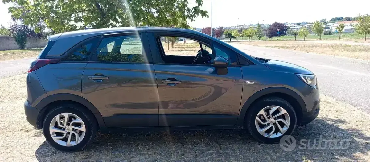 Usata Opel Crossland X 102 CV (75 kW) 2019 Grigio SUV
